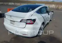 2020 Tesla Model 3 фото