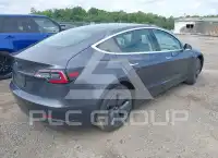 2020 Tesla Model 3 фото