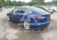 2020 Tesla Model 3 фото