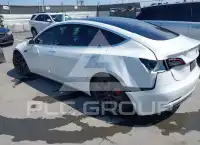 2020 Tesla Model 3 фото