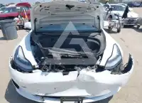 2020 Tesla Model 3 фото