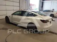2020 Tesla Model 3 фото