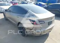 2020 Tesla Model 3 фото