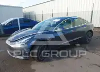 2020 Tesla Model 3 фото