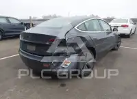 2020 Tesla Model 3 фото