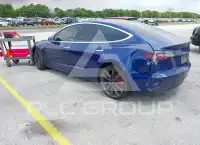 2020 Tesla Model 3 фото