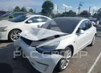 2020 Tesla Model 3 фото
