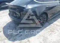 2020 Tesla Model 3 фото