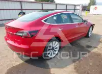 2020 Tesla Model 3 фото