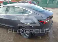 2020 Tesla Model 3 фото