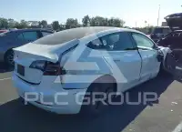 2020 Tesla Model 3 фото