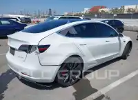 2020 Tesla Model 3 фото