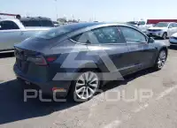 2020 Tesla Model 3 фото