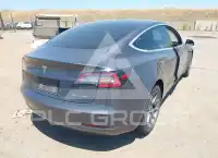 2020 Tesla Model 3 фото