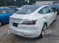 2020 Tesla Model 3 фото