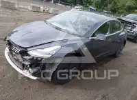 2020 Tesla Model 3 фото