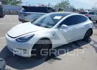 2020 Tesla Model 3 фото