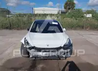 2020 Tesla Model 3 фото