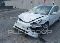 2020 Tesla Model 3 фото