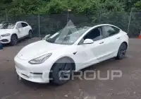 2020 Tesla Model 3 фото