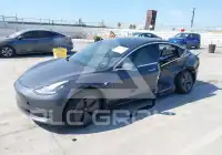 2020 Tesla Model 3 фото