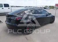 2020 Tesla Model 3 фото