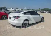 2020 Tesla Model 3 фото