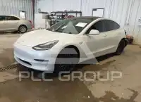 2020 Tesla Model 3 фото