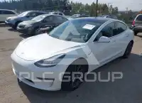 2020 Tesla Model 3 фото