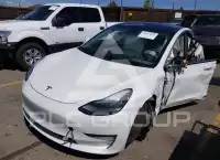 2020 Tesla Model 3 фото