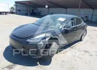 2020 Tesla Model 3 фото