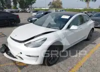 2020 Tesla Model 3 фото