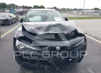 2020 Alfa Romeo Stelvio фото