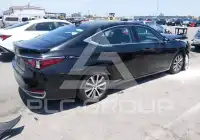 2020 Lexus ES300 photo