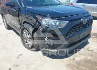 2020 Toyota RAV4 фото