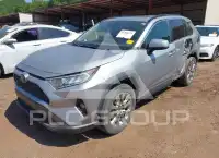 2020 Toyota RAV4 фото
