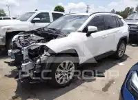 2020 Toyota RAV4 фото