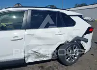 2020 Toyota RAV4 фото