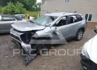 2020 Toyota RAV4 фото