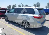 2020 Toyota SIENNA photo