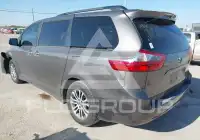 2020 Toyota SIENNA фото