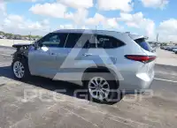 2020 Toyota Highlander photo