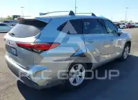 2020 Toyota Highlander photo