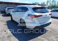 2020 Toyota Highlander photo