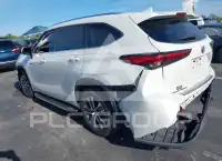 2020 Toyota Highlander photo