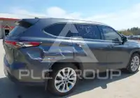 2020 Toyota Highlander photo