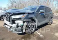 2020 Toyota Highlander photo