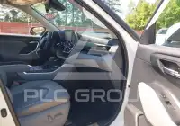2020 Toyota Highlander photo