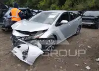 2020 Toyota PRIUS photo