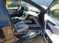 2020 Toyota RAV4 фото